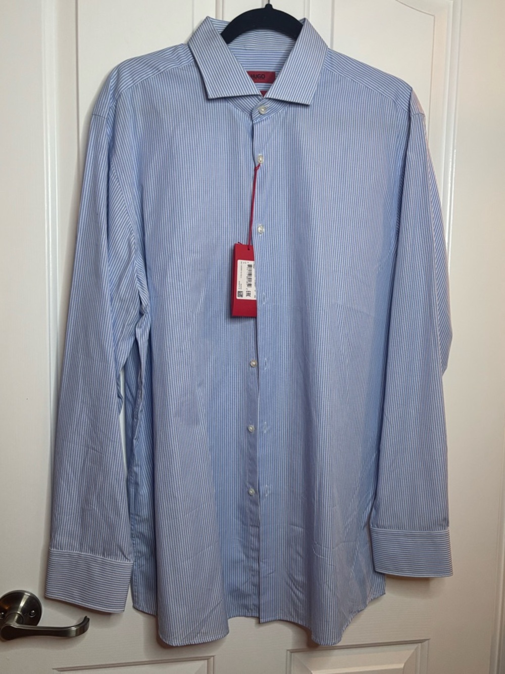 NWT HUGO Hugo Boss Light Blue and White Pinstripe Dress Shirt size 17.5 34/35